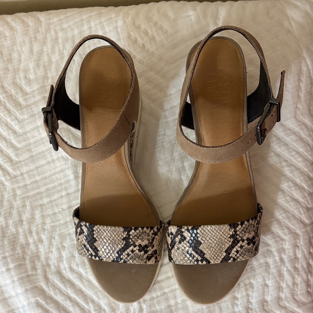 Snakeskin Patterned Wedge Sandals - image 2